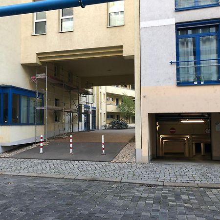 Sonnige Wohnung Im Zentrum Mit Terrasse U Tiefgarage - Netflix & Prime Leipzig Dış mekan fotoğraf