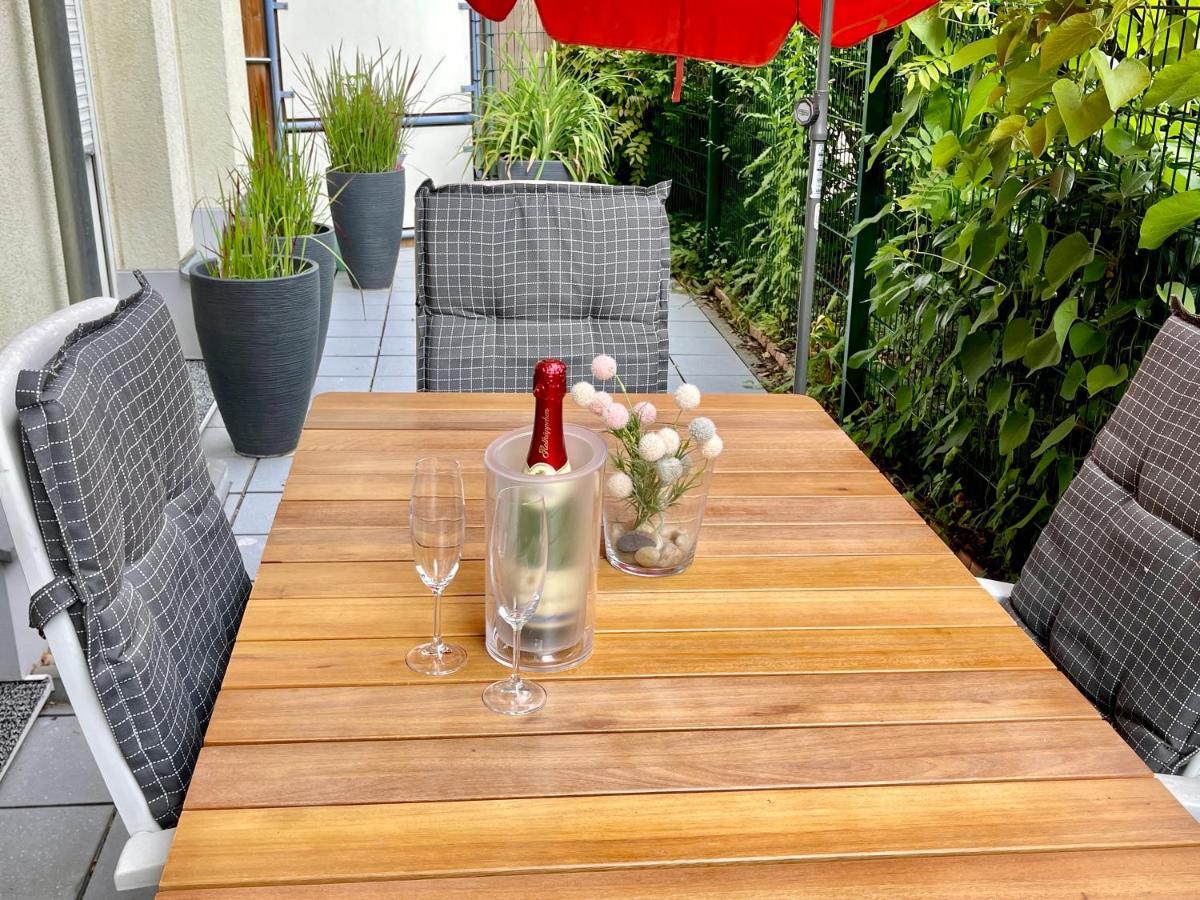 Sonnige Wohnung Im Zentrum Mit Terrasse U Tiefgarage - Netflix & Prime Leipzig Dış mekan fotoğraf
