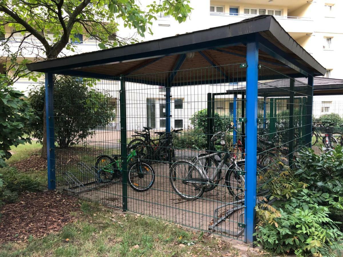 Sonnige Wohnung Im Zentrum Mit Terrasse U Tiefgarage - Netflix & Prime Leipzig Dış mekan fotoğraf